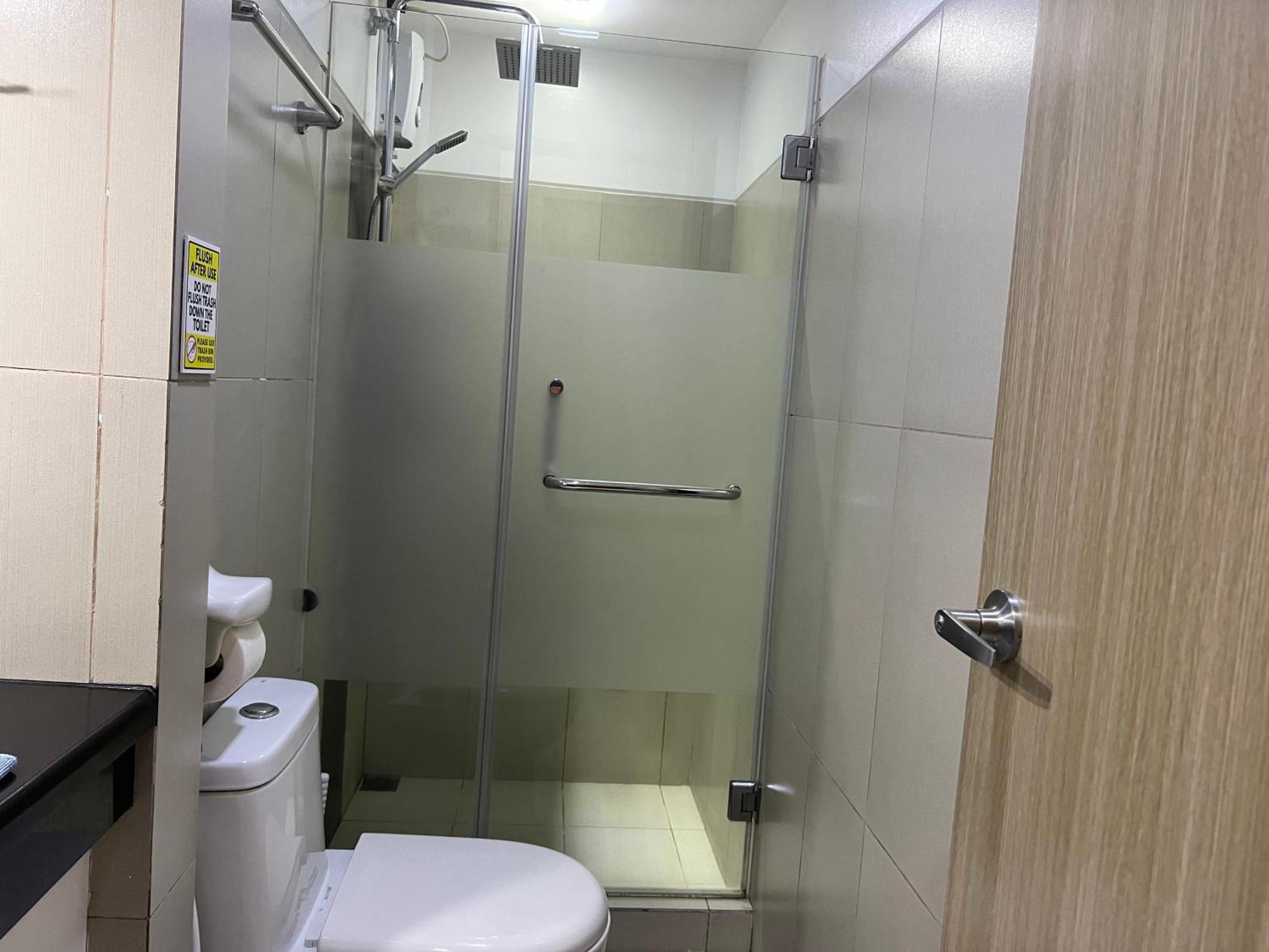 De Luxe, Standard And Studio Suites -The Breeze Residences-Close To Airport,Mall Of Asia, Us Embassy マニラ市 エクステリア 写真