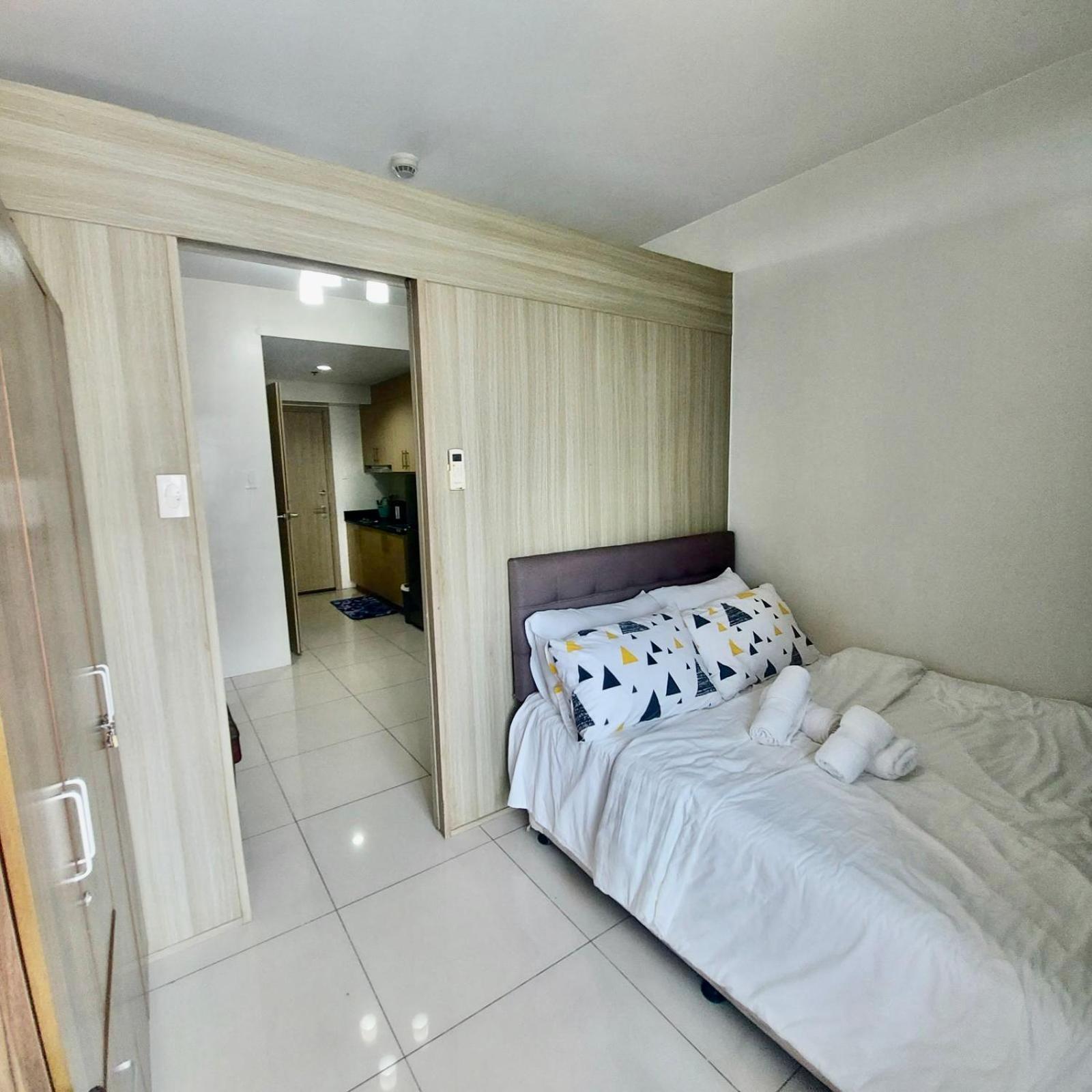 De Luxe, Standard And Studio Suites -The Breeze Residences-Close To Airport,Mall Of Asia, Us Embassy マニラ市 エクステリア 写真
