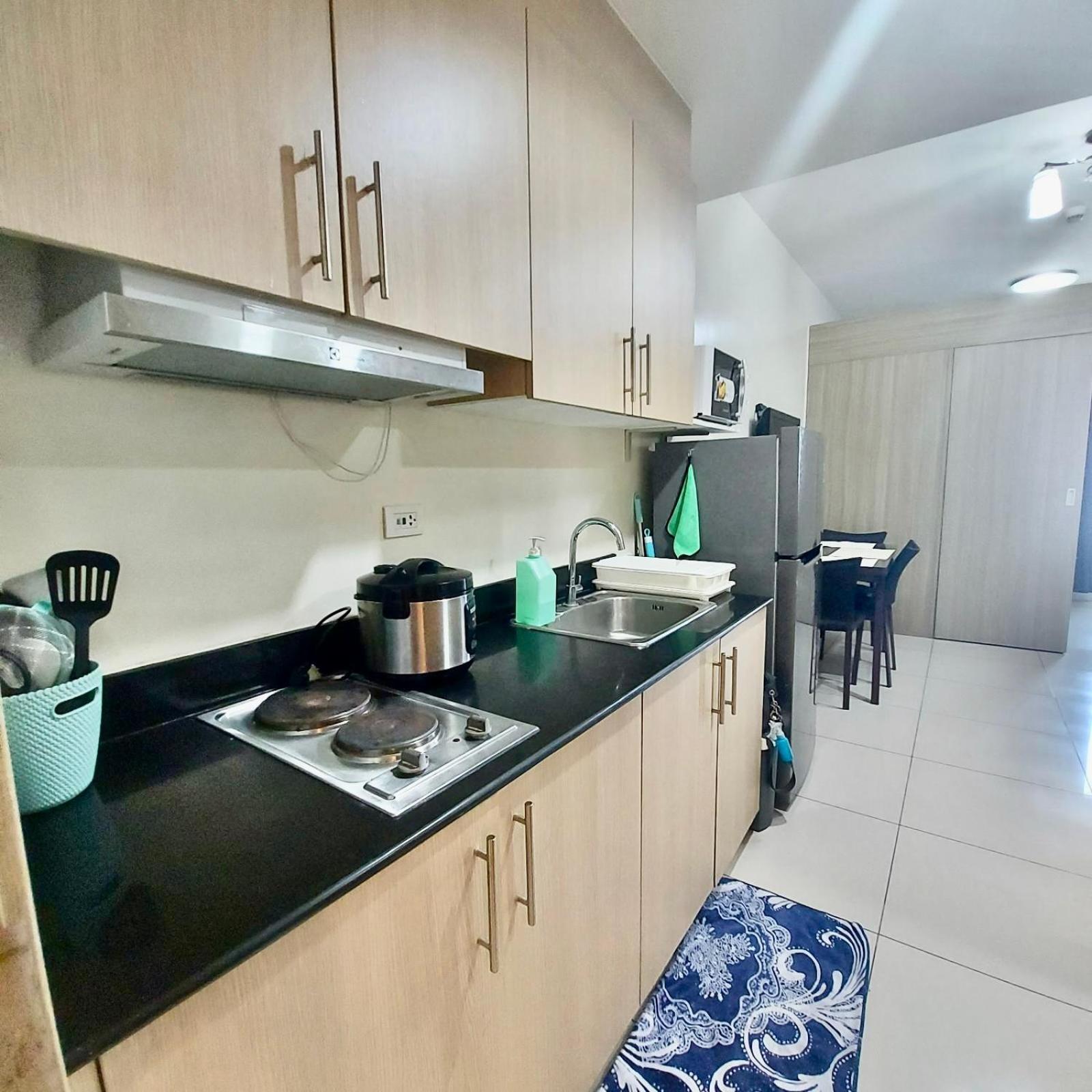 De Luxe, Standard And Studio Suites -The Breeze Residences-Close To Airport,Mall Of Asia, Us Embassy マニラ市 エクステリア 写真