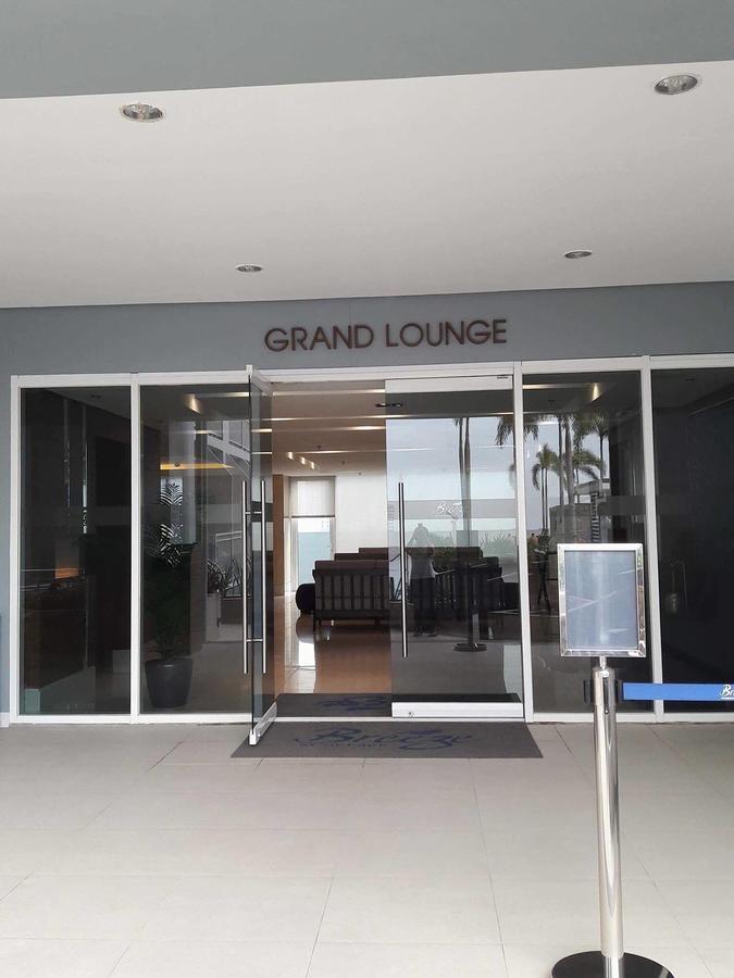 De Luxe, Standard And Studio Suites -The Breeze Residences-Close To Airport,Mall Of Asia, Us Embassy マニラ市 エクステリア 写真